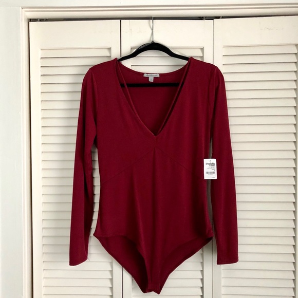 ❌[SOLD]❌ NWT burgundy v-neck bodysuit - Picture 2 of 3